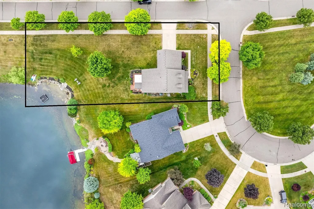 840 Cross Circle Oxford Charter Township MI 48371