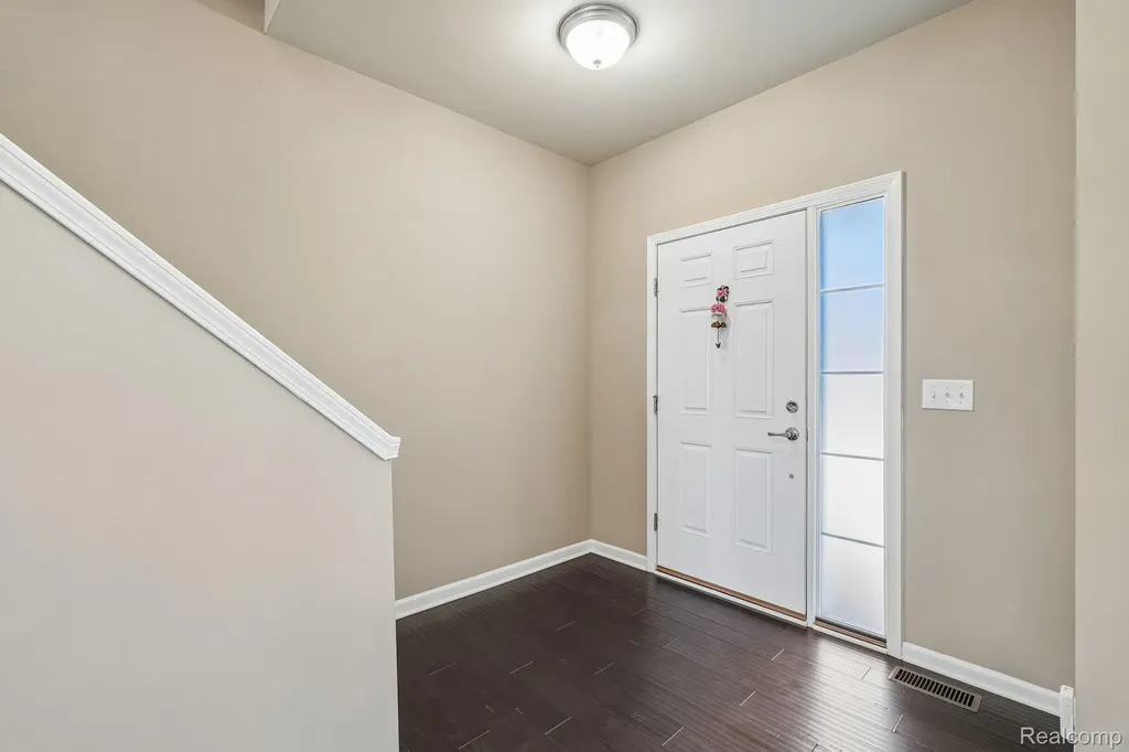 58261 Missaukee Lane Lyon Charter Township MI 48165