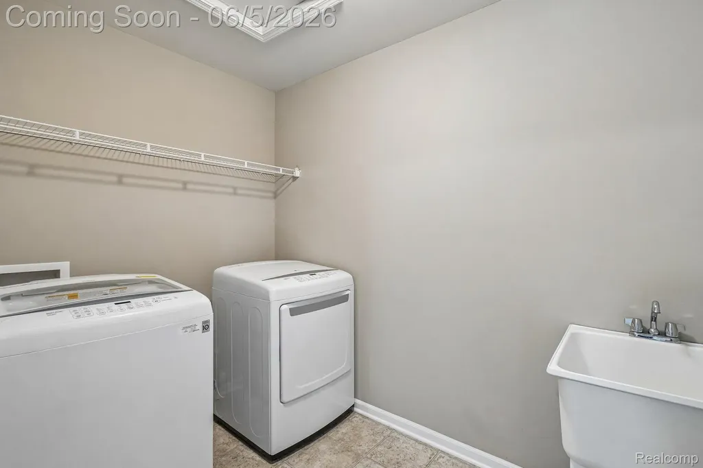 58261 Missaukee Lane Lyon Charter Township MI 48165