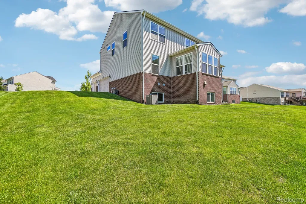 58261 Missaukee Lane Lyon Charter Township MI 48165
