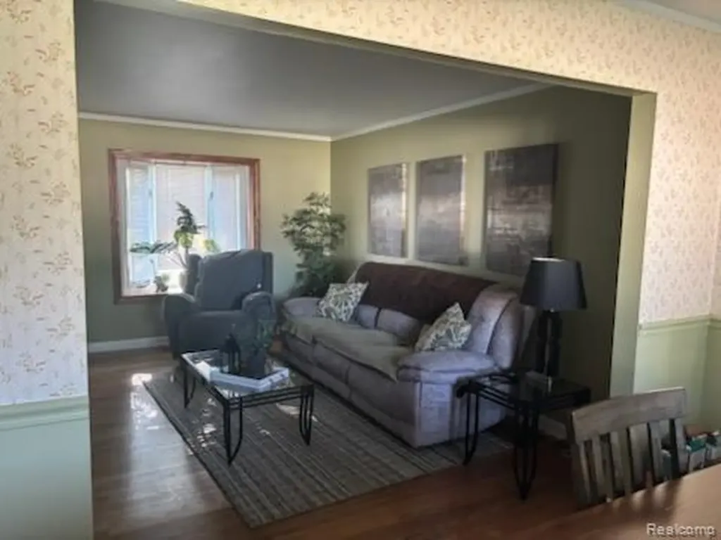 50044 Vinecrest Lane Chesterfield Township MI 48047