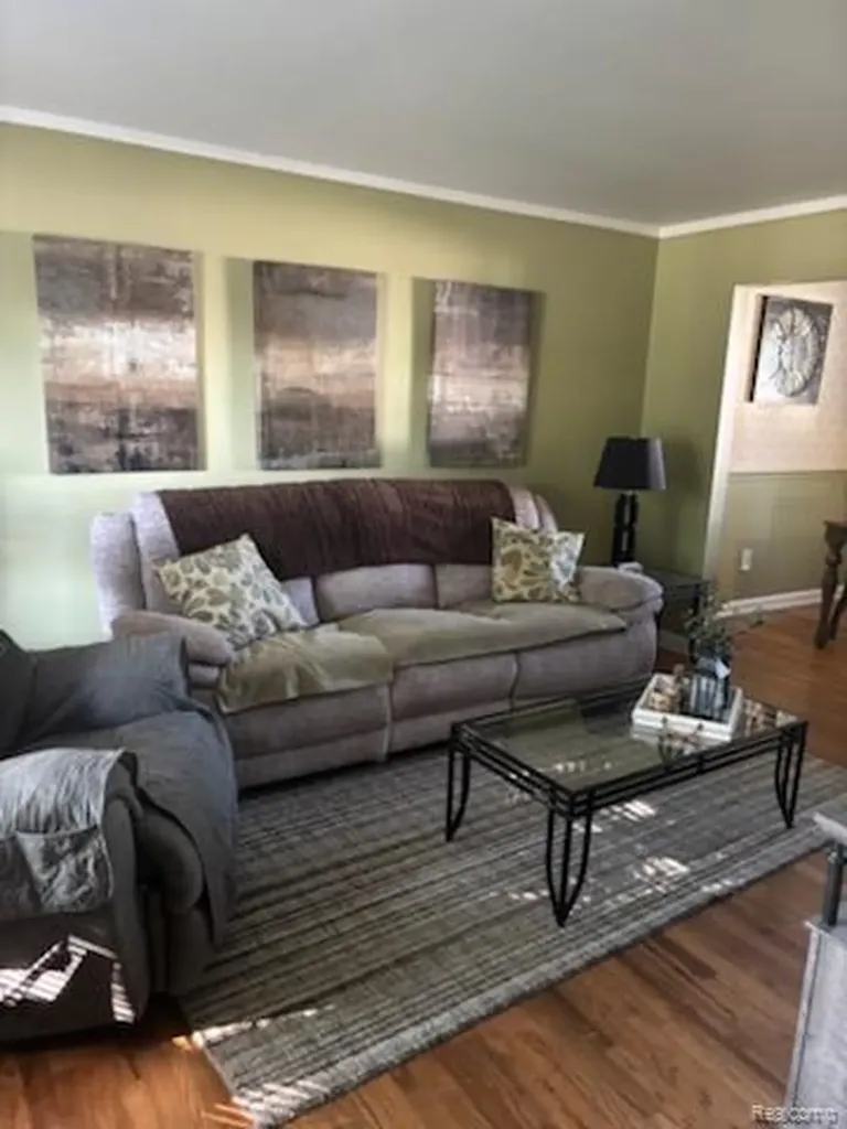 50044 Vinecrest Lane Chesterfield Township MI 48047