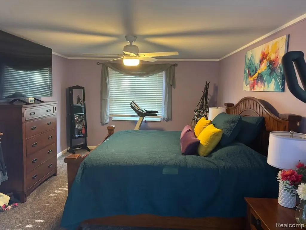 50044 Vinecrest Lane Chesterfield Township MI 48047