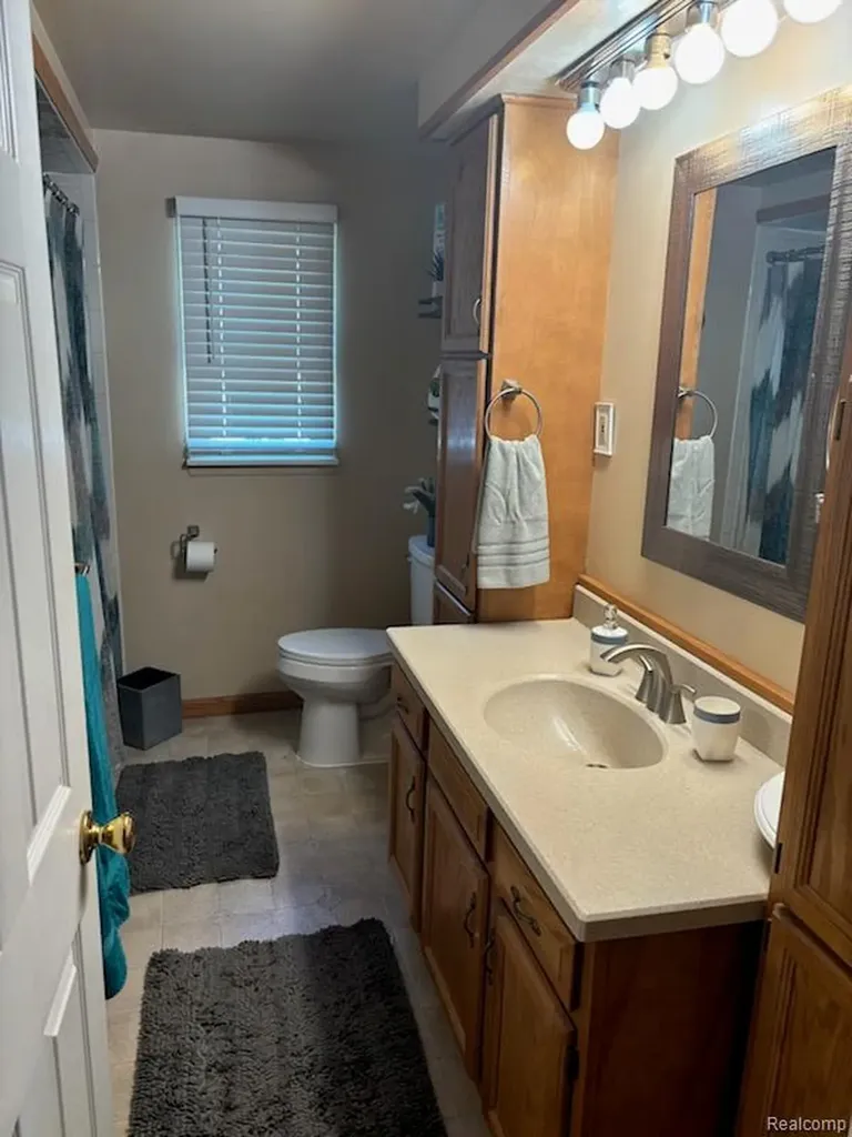 50044 Vinecrest Lane Chesterfield Township MI 48047