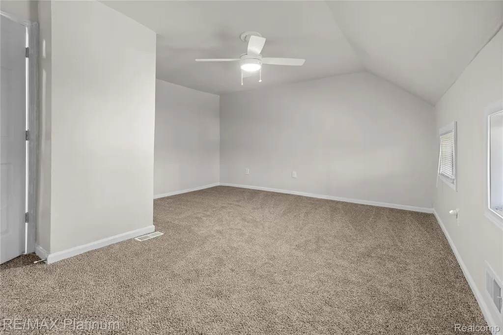 2051 Dwight Avenue Flint City MI 48503