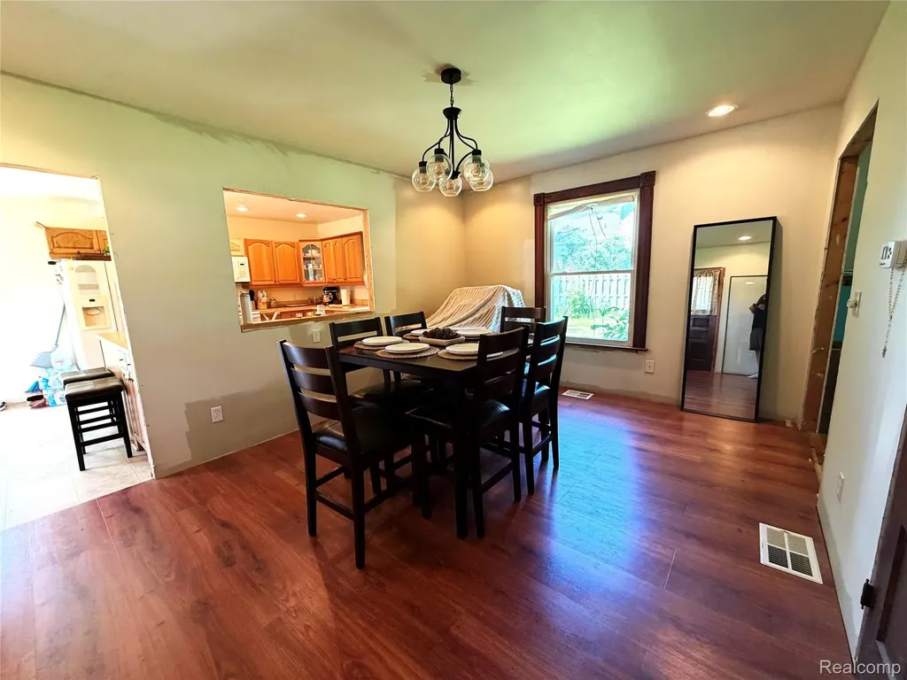 208 E Mill Street Capac Village MI 48014