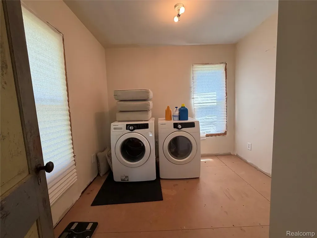 208 E Mill Street Capac Village MI 48014
