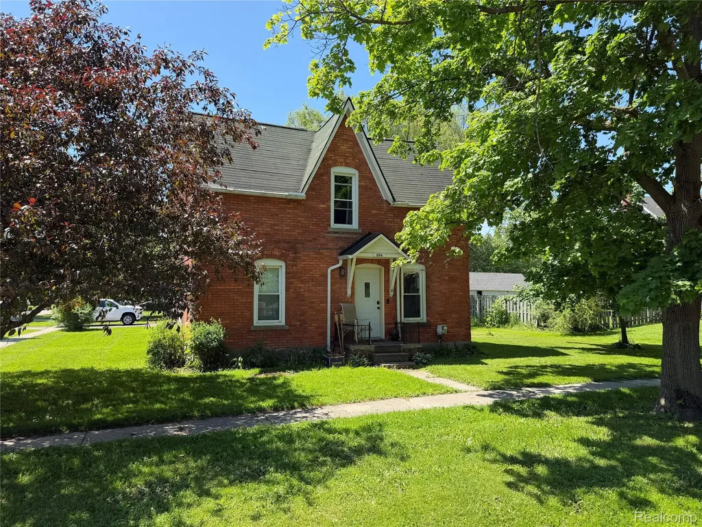 208 E Mill Street Capac Village MI 48014