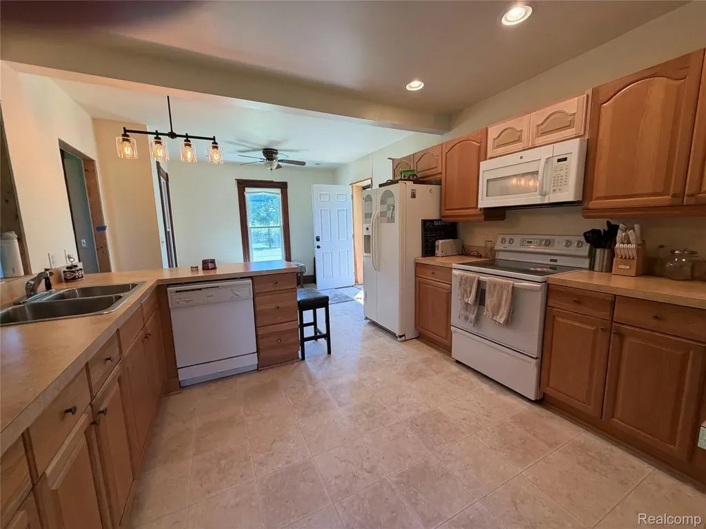 208 E Mill Street Capac Village MI 48014