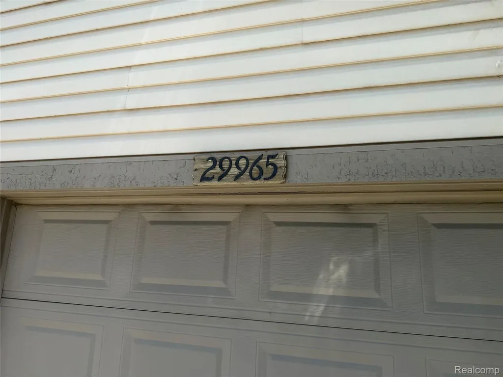 29965 Kenwood Court Roseville City MI 48066