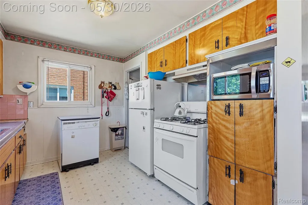 529 Cardwell Street Garden City City MI 48135