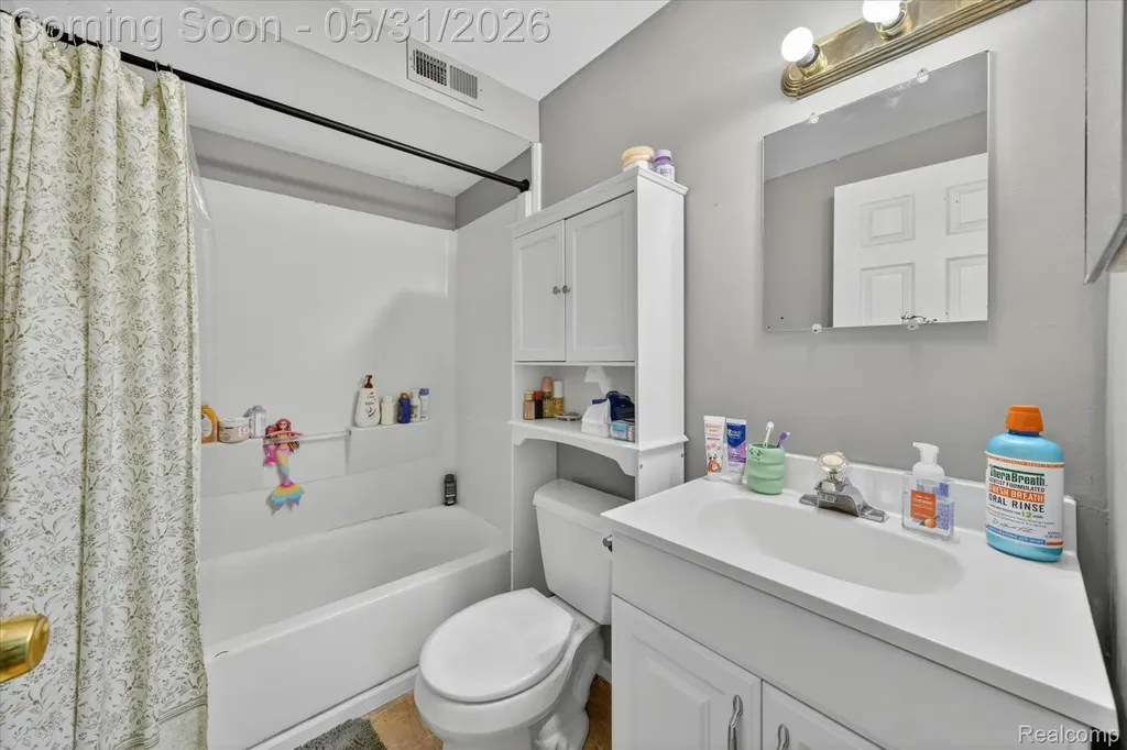 39700 Manor Drive Harrison Charter Township MI 48045