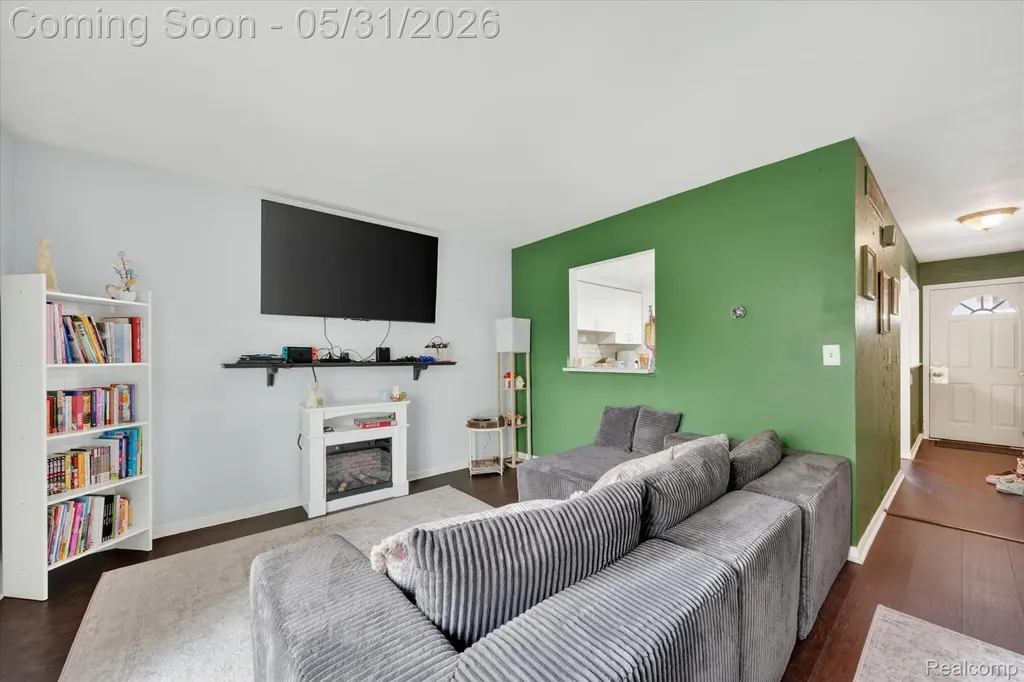 39700 Manor Drive Harrison Charter Township MI 48045