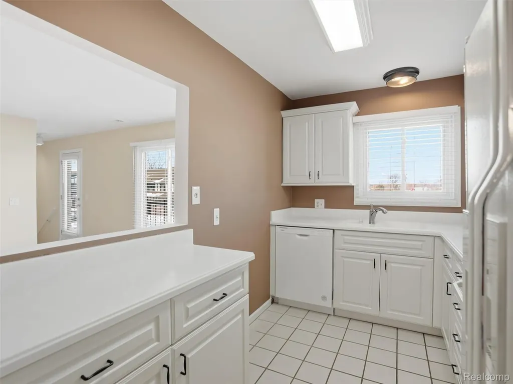 216 Country Club Drive St. Clair Shores City MI 48082