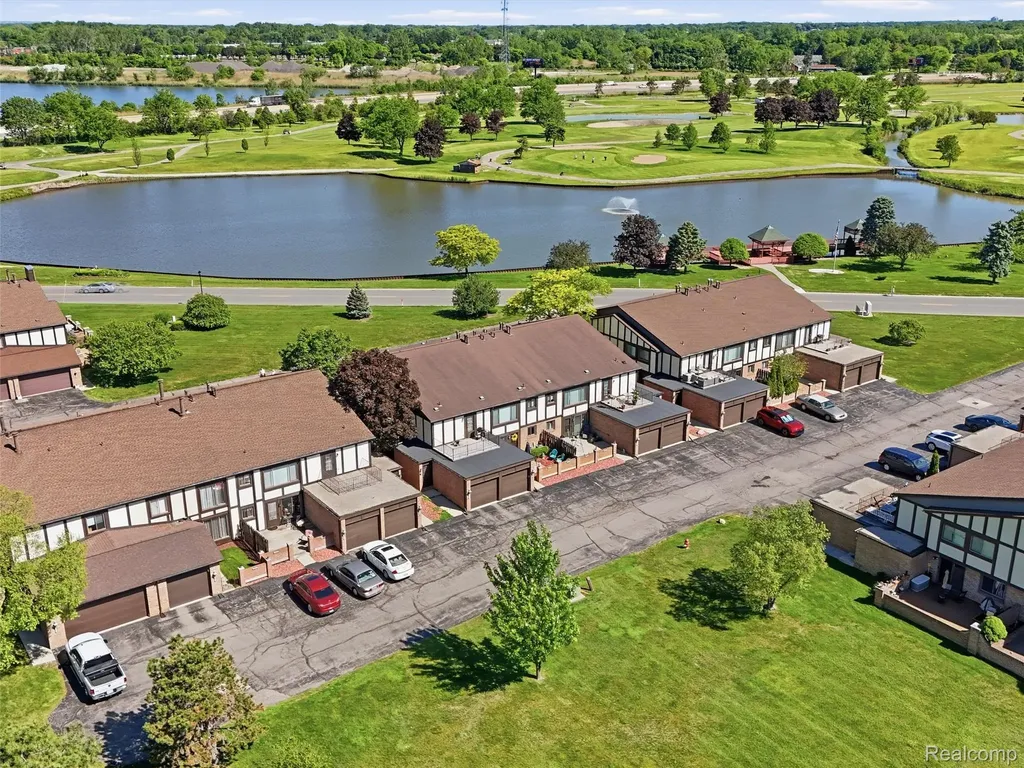 216 Country Club Drive St. Clair Shores City MI 48082