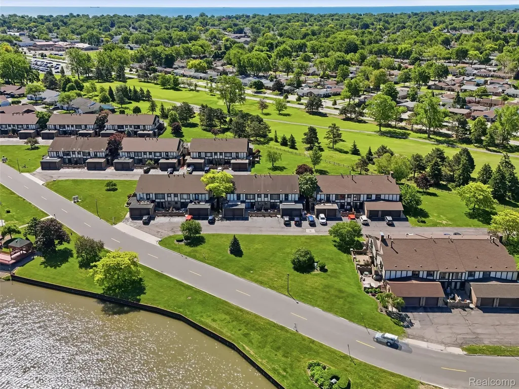 216 Country Club Drive St. Clair Shores City MI 48082