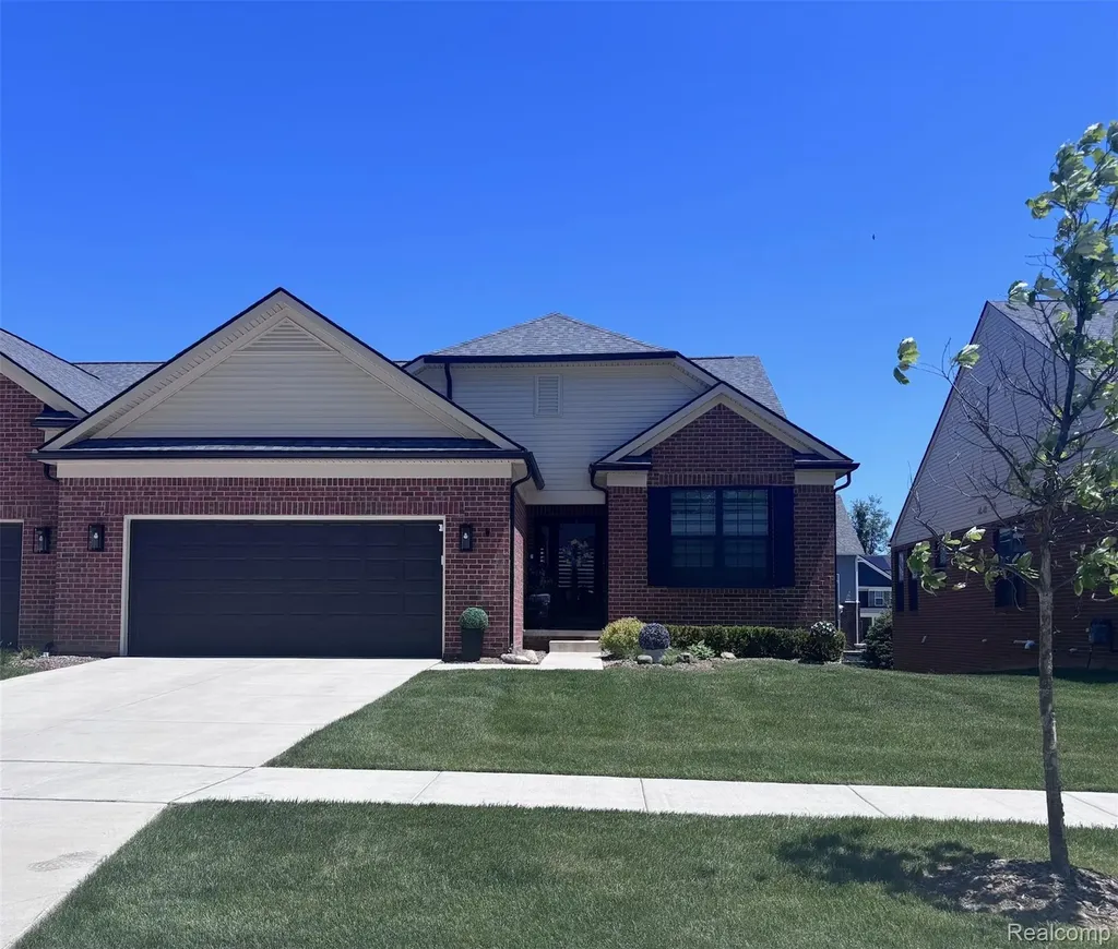 55769 Oak Pointe Drive Shelby Charter Township MI 48315
