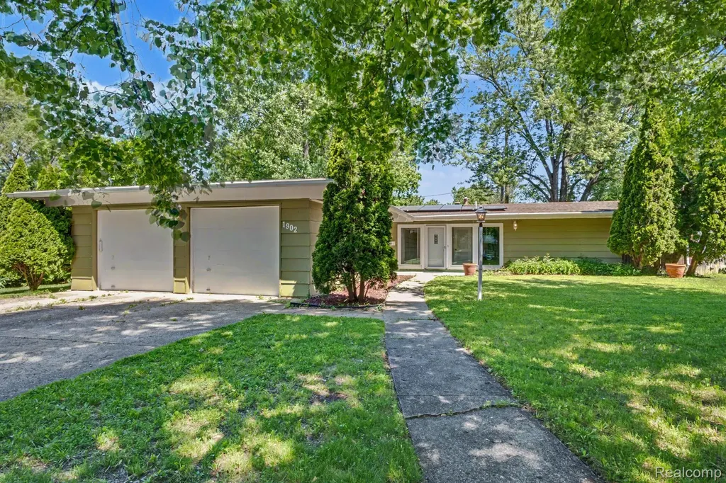 1902 Windsor Lane Flint City MI 48507