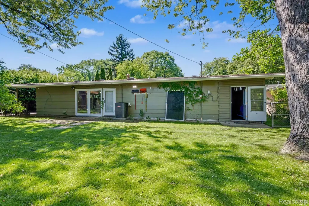 1902 Windsor Lane Flint City MI 48507