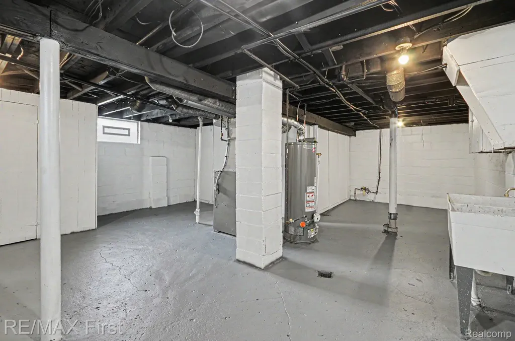 14842 Collinson Avenue Eastpointe City MI 48021