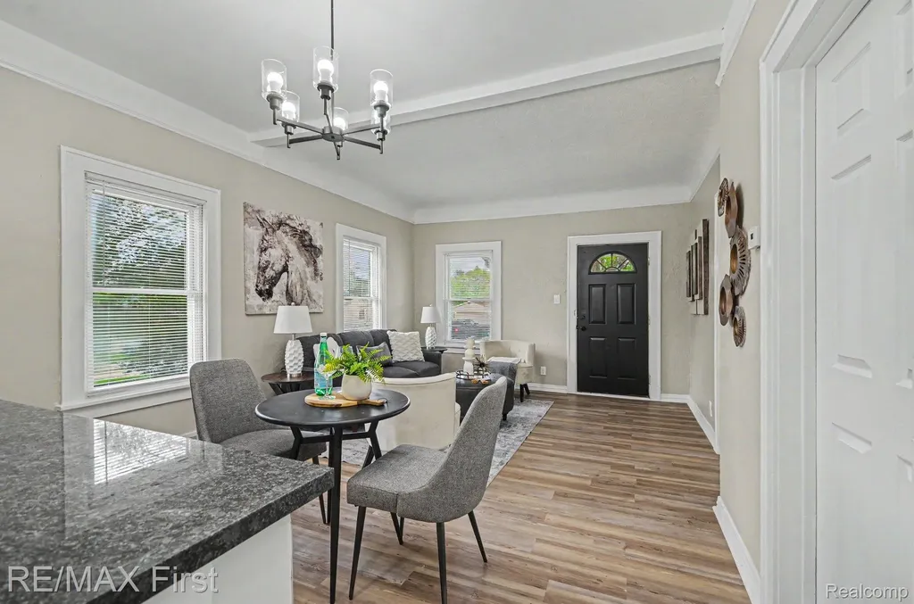 14842 Collinson Avenue Eastpointe City MI 48021