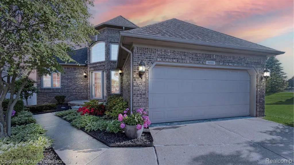 6400 Copper Creek Drive W Washington Township MI 48094