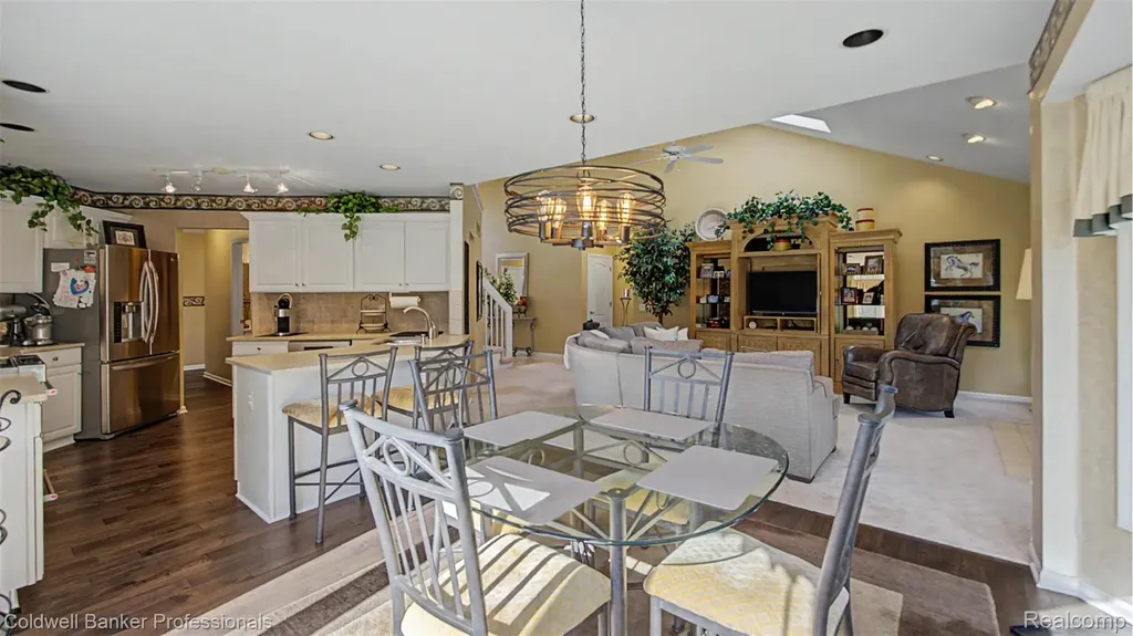 6400 Copper Creek Drive W Washington Township MI 48094