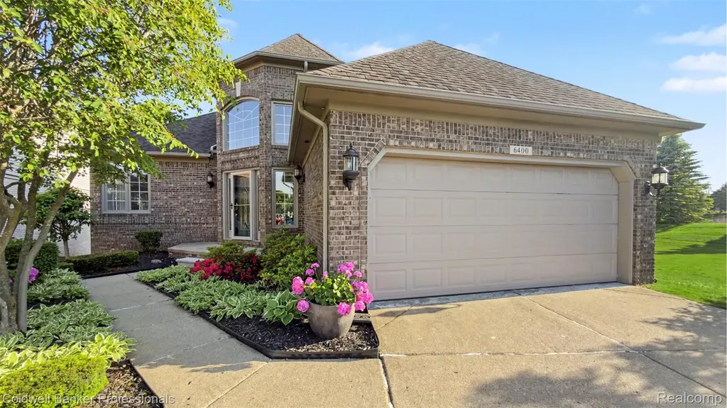 6400 Copper Creek Drive W Washington Township MI 48094
