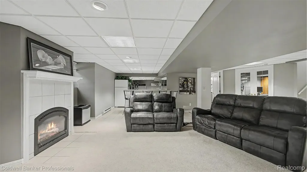 6400 Copper Creek Drive W Washington Township MI 48094