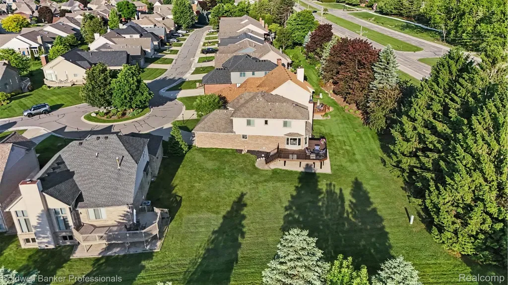 6400 Copper Creek Drive W Washington Township MI 48094