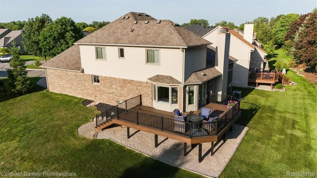 6400 Copper Creek Drive W Washington Township MI 48094