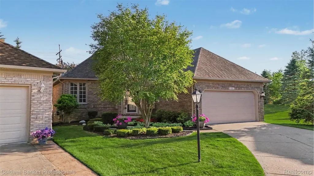 6400 Copper Creek Drive W Washington Township MI 48094