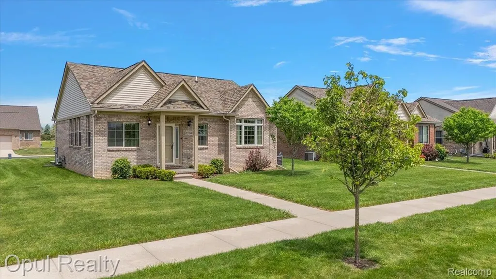 23934 Meadows Avenue Flat Rock City MI 48134