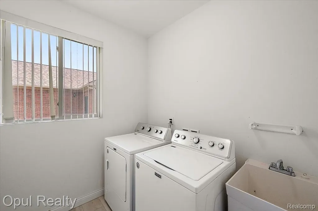 23934 Meadows Avenue Flat Rock City MI 48134