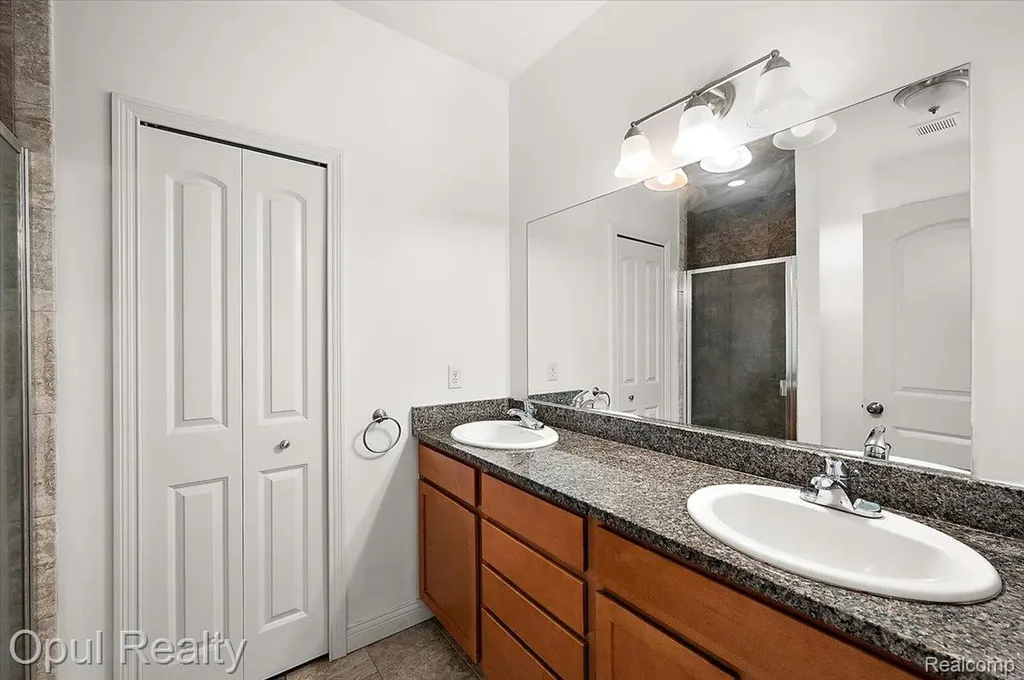 23934 Meadows Avenue Flat Rock City MI 48134