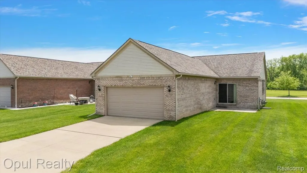 23934 Meadows Avenue Flat Rock City MI 48134