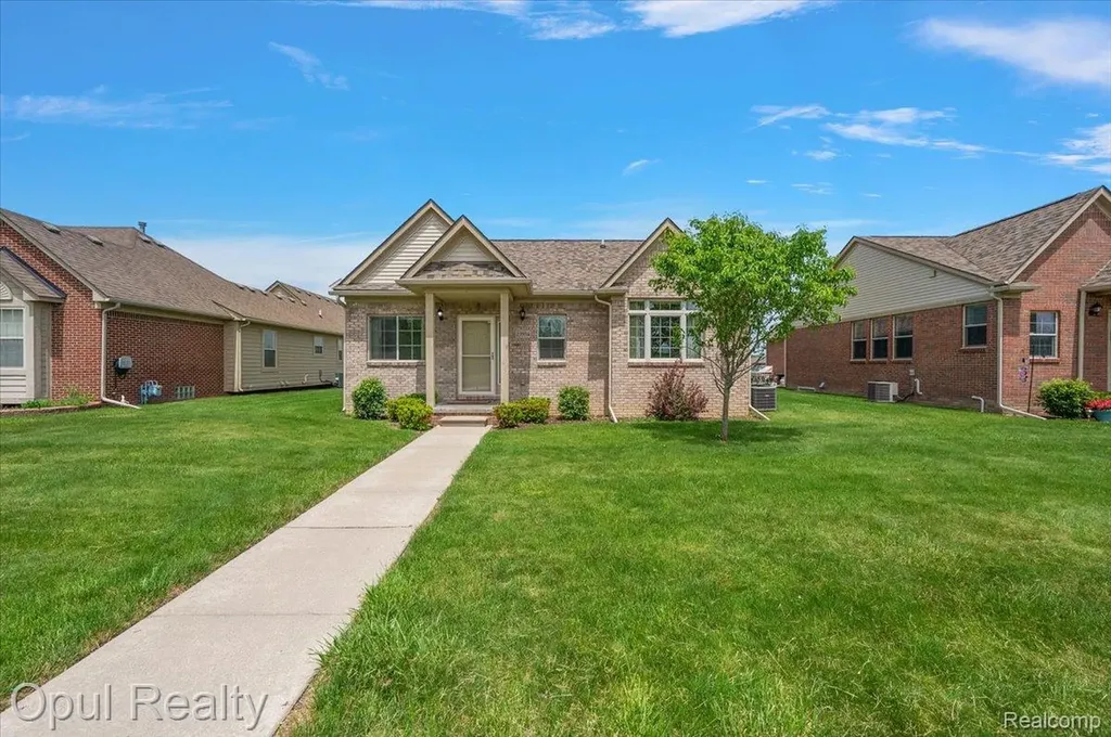 23934 Meadows Avenue Flat Rock City MI 48134