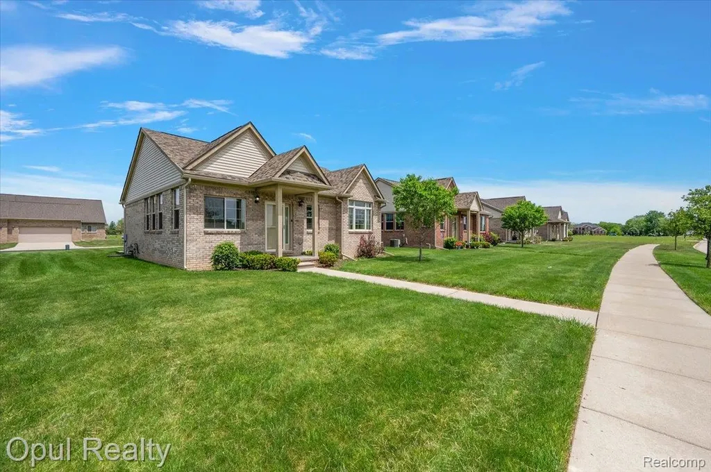 23934 Meadows Avenue Flat Rock City MI 48134