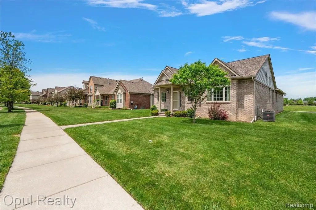 23934 Meadows Avenue Flat Rock City MI 48134