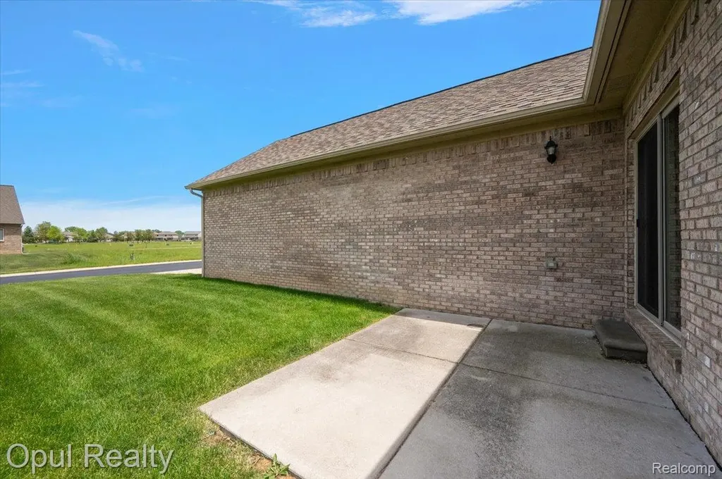 23934 Meadows Avenue Flat Rock City MI 48134