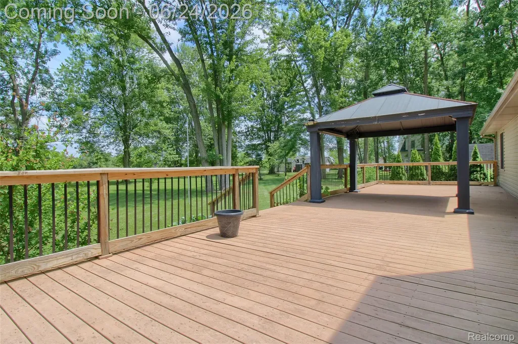 24487 Dugan Drive Huron Charter Township MI 48164