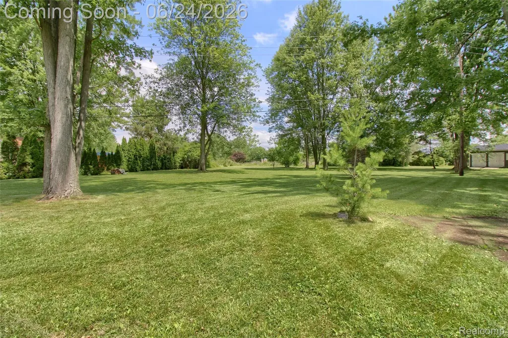 24487 Dugan Drive Huron Charter Township MI 48164