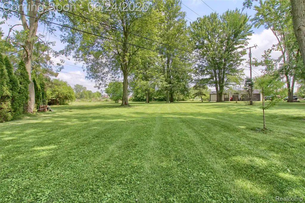 24487 Dugan Drive Huron Charter Township MI 48164