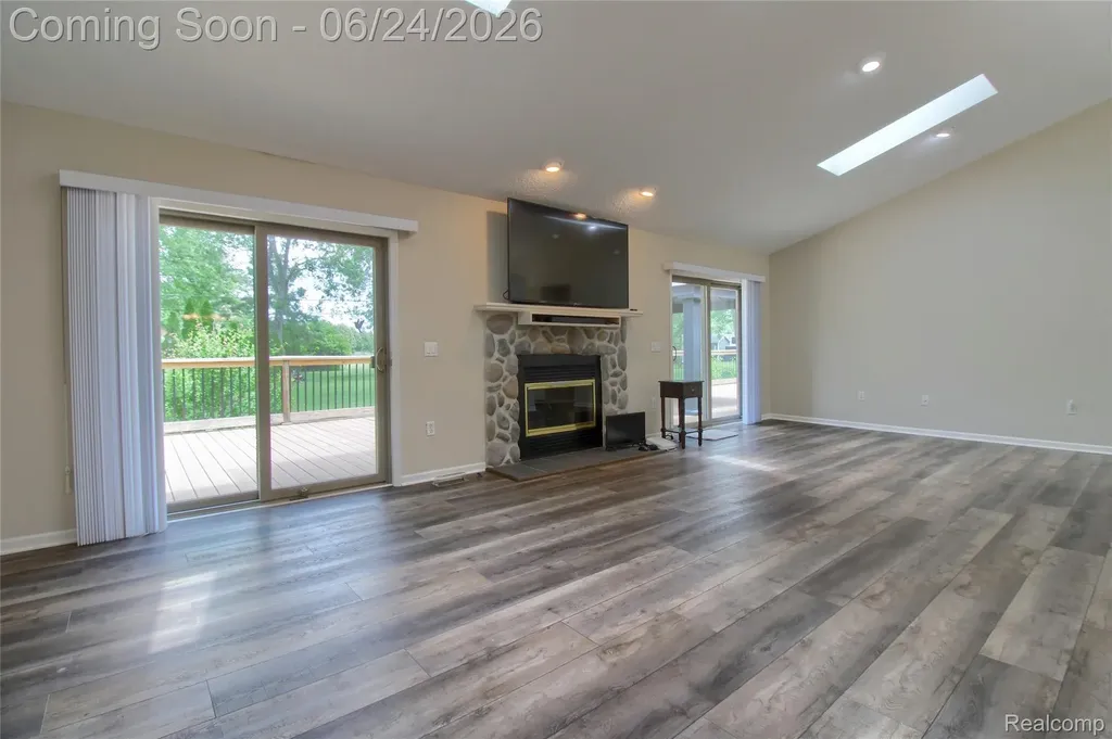 24487 Dugan Drive Huron Charter Township MI 48164