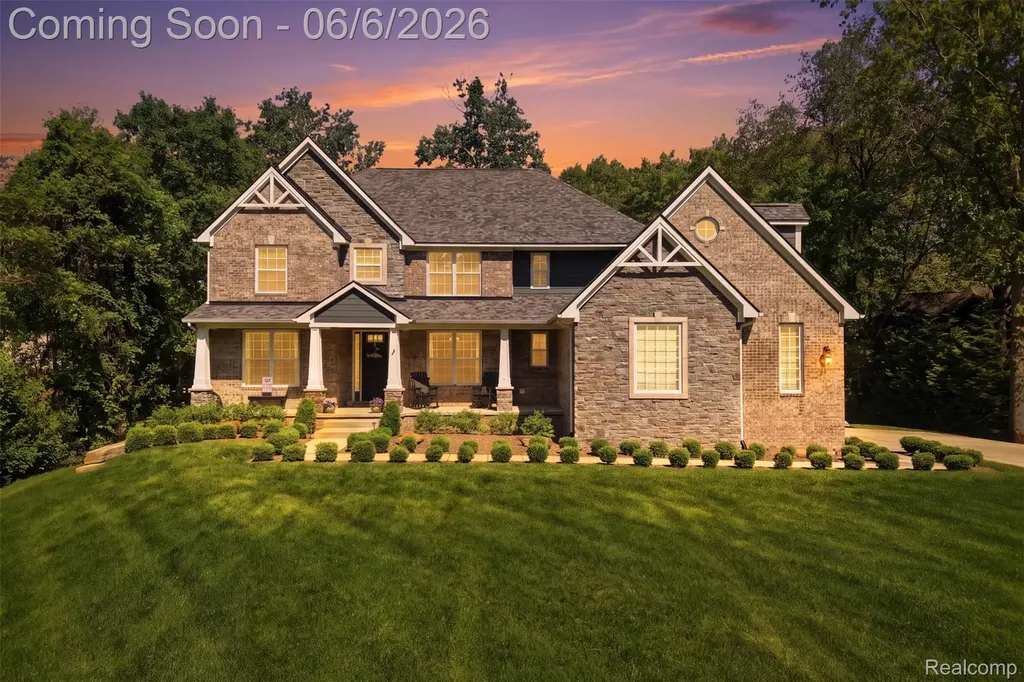 7375 N Mistwood Drive White Lake Charter Township MI 48383