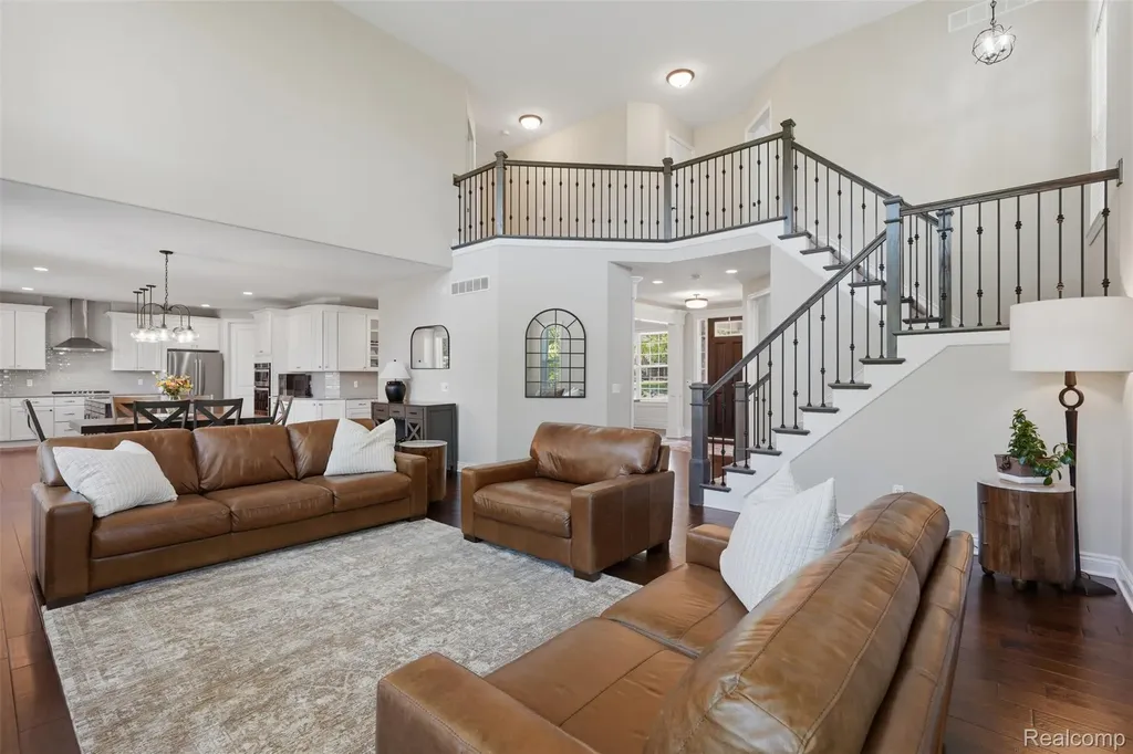 7375 N Mistwood Drive White Lake Charter Township MI 48383