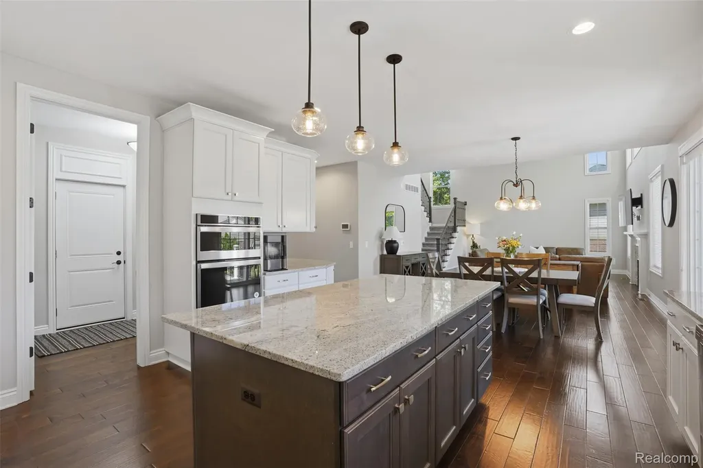 7375 N Mistwood Drive White Lake Charter Township MI 48383