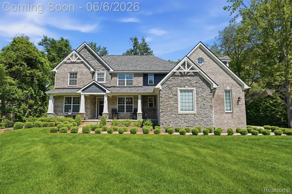 7375 N Mistwood Drive White Lake Charter Township MI 48383