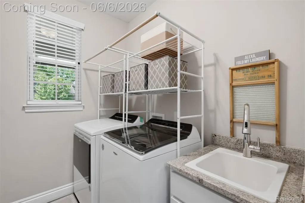 7375 N Mistwood Drive White Lake Charter Township MI 48383