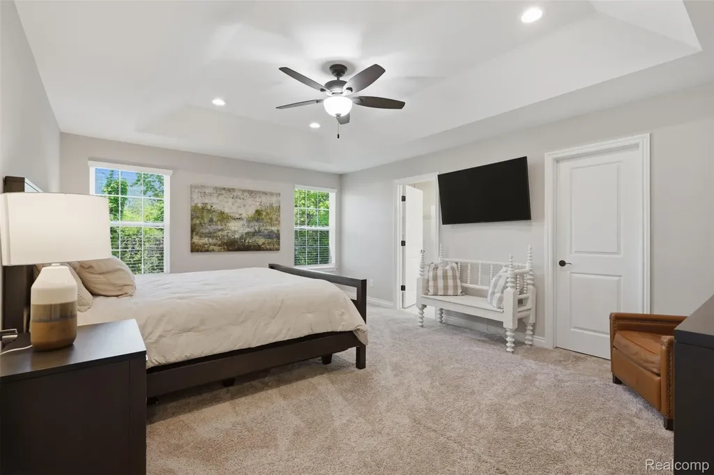 7375 N Mistwood Drive White Lake Charter Township MI 48383